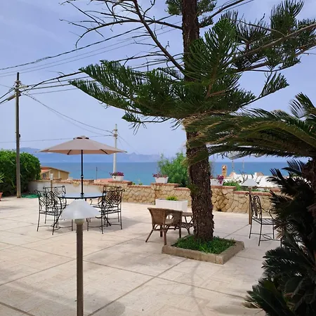 Sul Mare Palazzolo * Trappeto (Sicily)